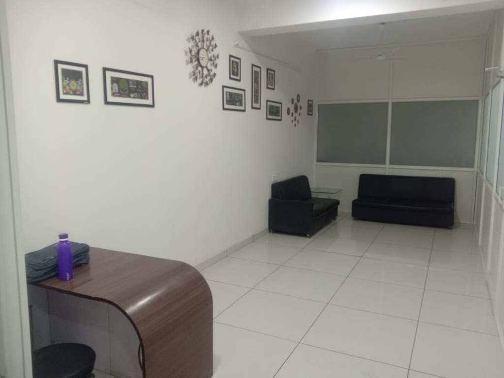 Dr. Nakshtra Clinic Dr Gaurav Runwal Mbbs Md Internal Medicine Consulting Physician Diabetologist