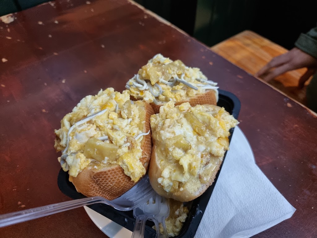 Bodeguilla Los Rotos — Comida y bebida