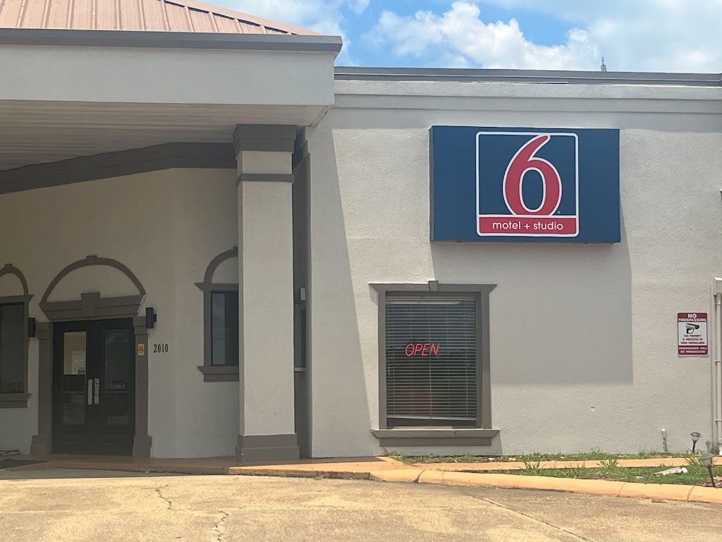 Studio 6 Hammond, LA – I12 – I55
