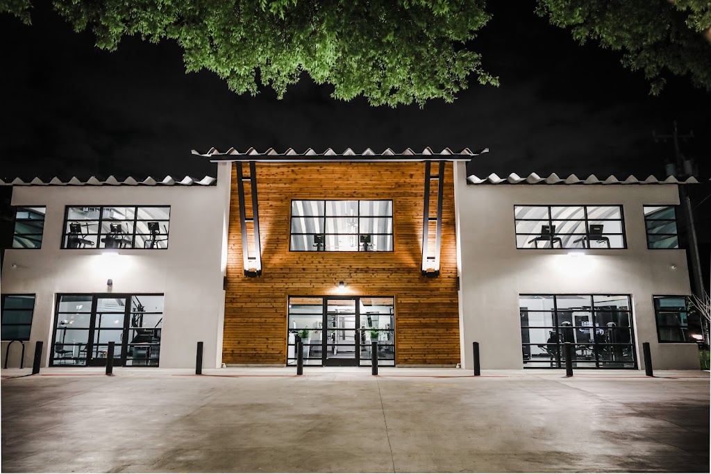  ELEMENT LUXURY FITNESS