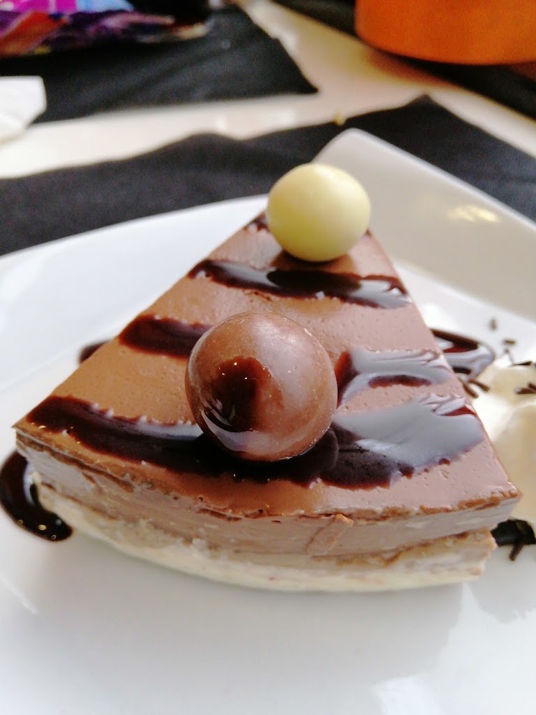 Cafe Bar Maxi — Comida y bebida