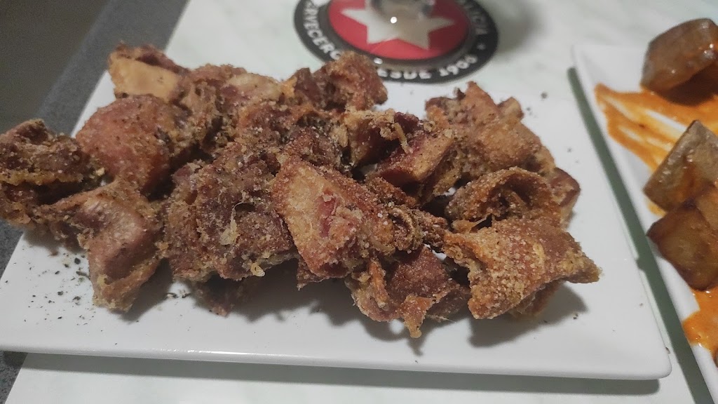 Quin Morro — Comida y bebida