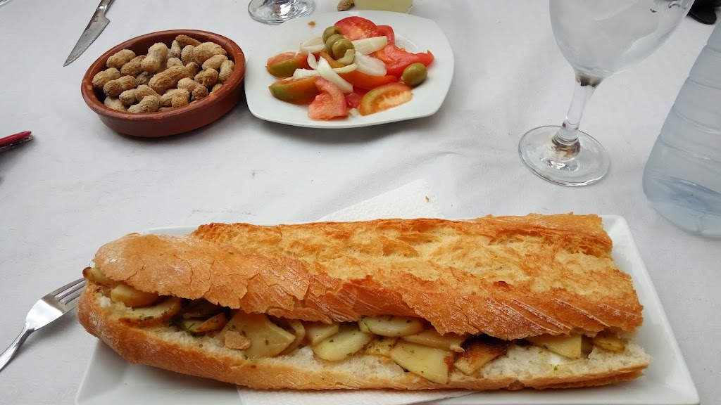 Cafeteria Lido Alcasser - Bar, Tapas y Almuerzos — Comida y bebida