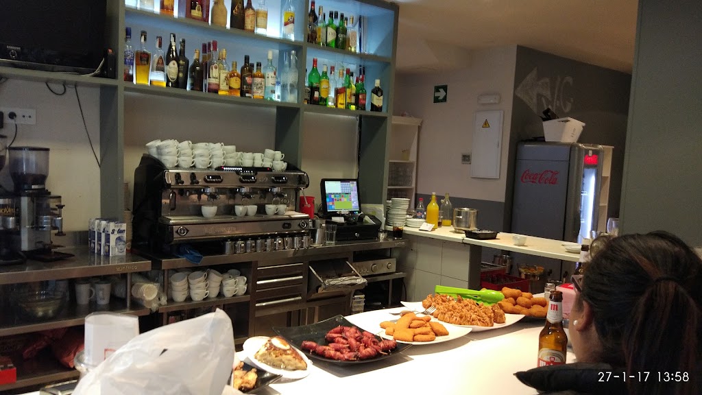 Restaurante Daily — Comida y bebida