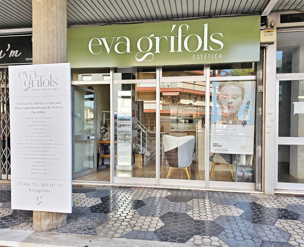 Eva Grifols, Estetica