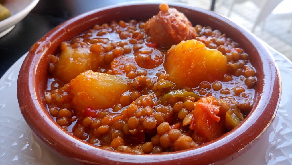 Nuevo Bar Avenida — Comida y bebida