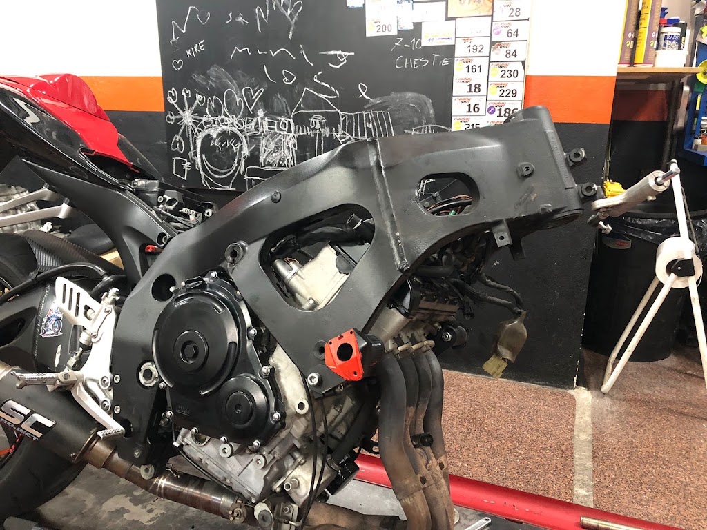 Moto y Punto — Motocicleta