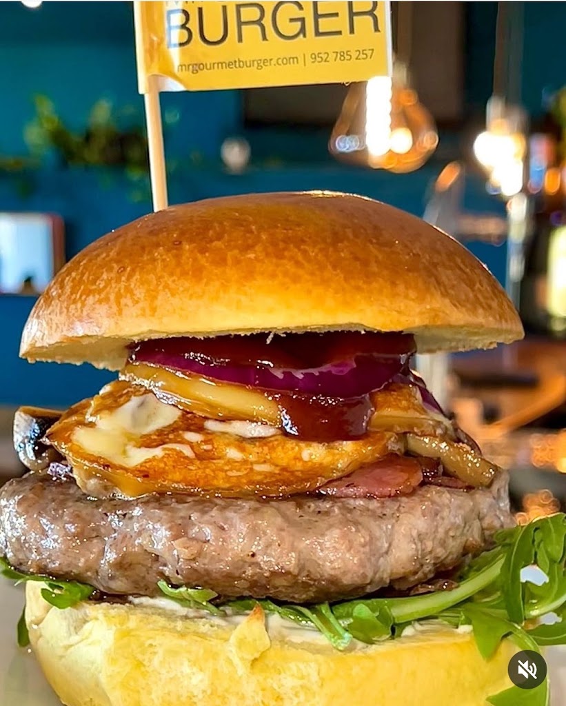 Mr. Gourmet Burger — Comida y bebida