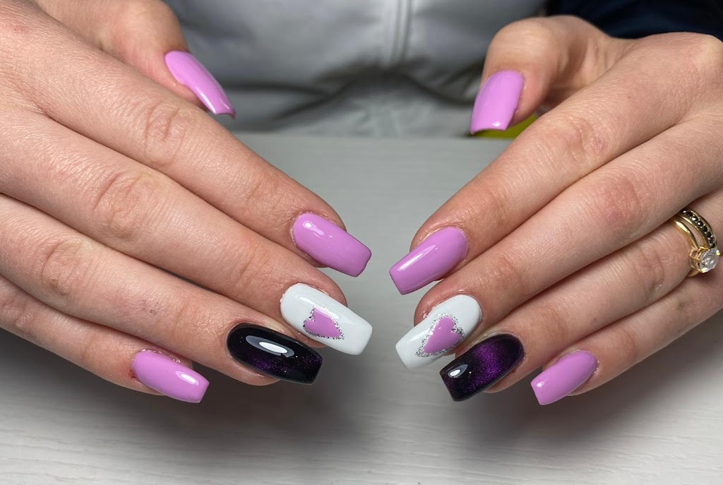 Manicura con gel Alina Nails