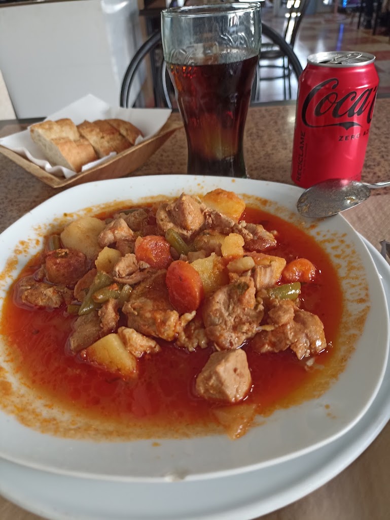 Bar Juan Caty — Comida y bebida