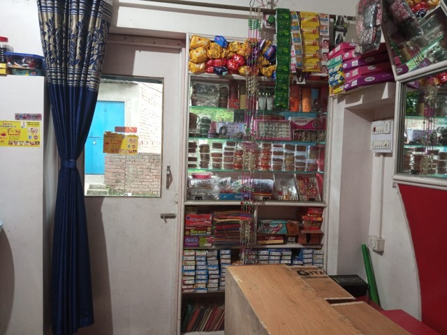 Pari Ladies Beauty Parlour Store