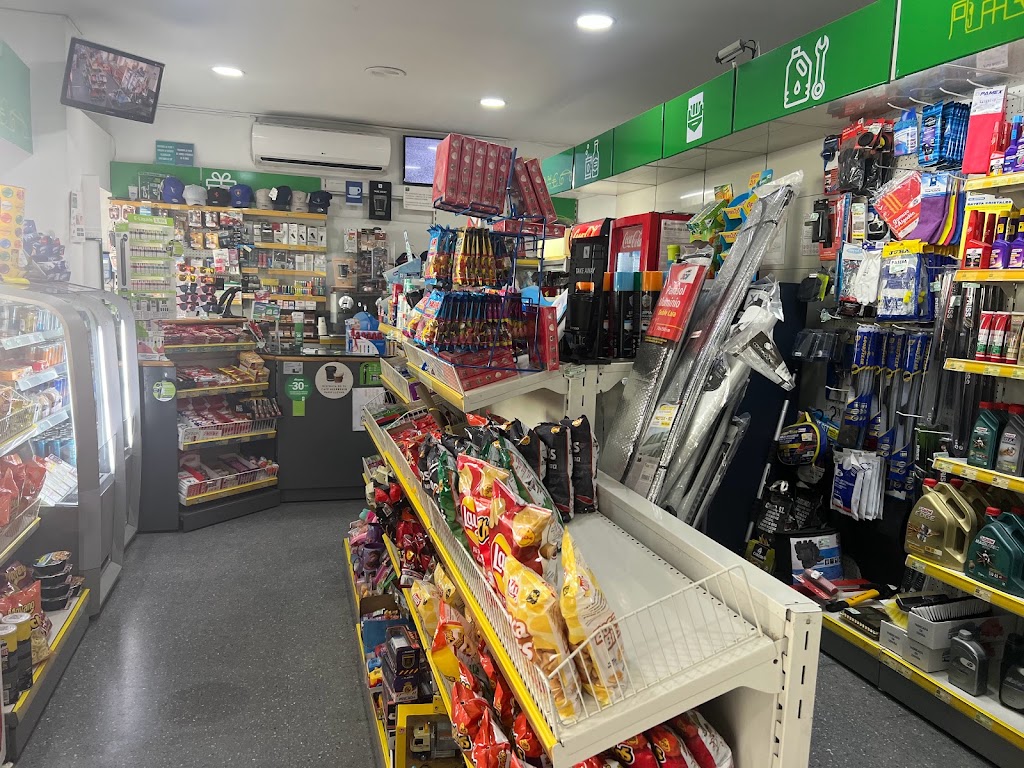 Gasolinera BP — Interior