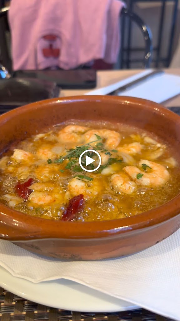 Sergio's Bar & Cafeteria - Restaurantes Nerja — Videos