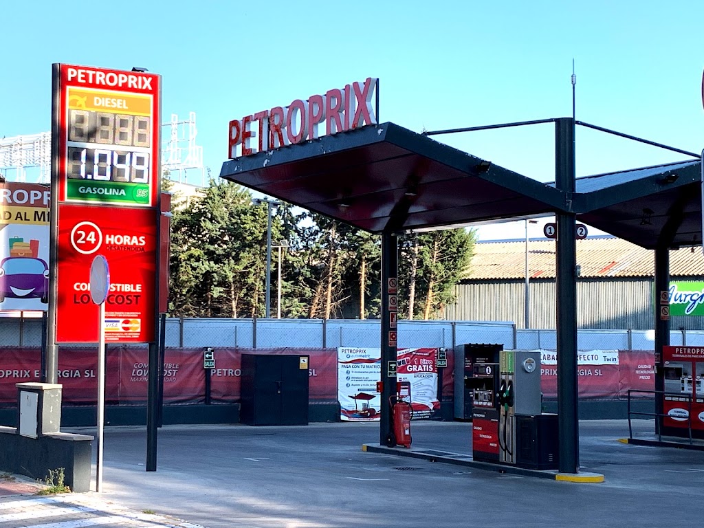 Petroprix — Exterior
