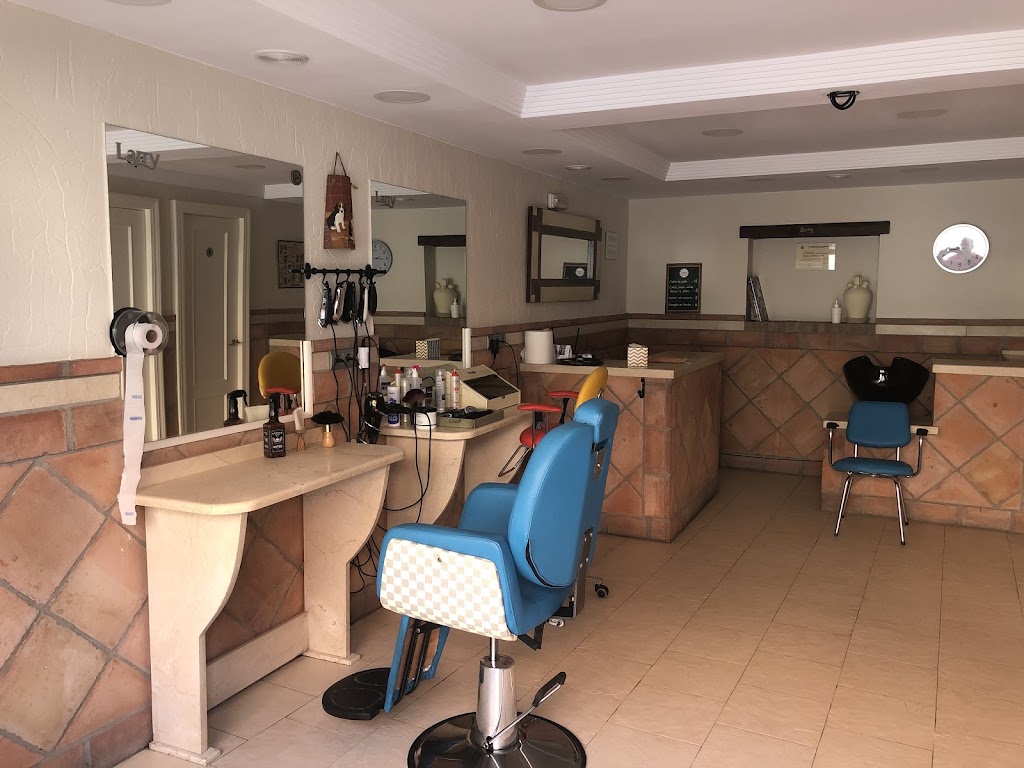 LARRY Barberia Peluqueria De Caballeros