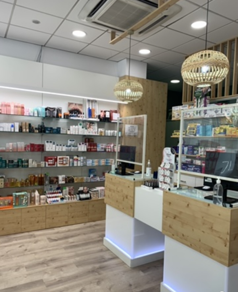 Farmacia Montornes (Llic. SILVIA HIDALGO SANTOS)