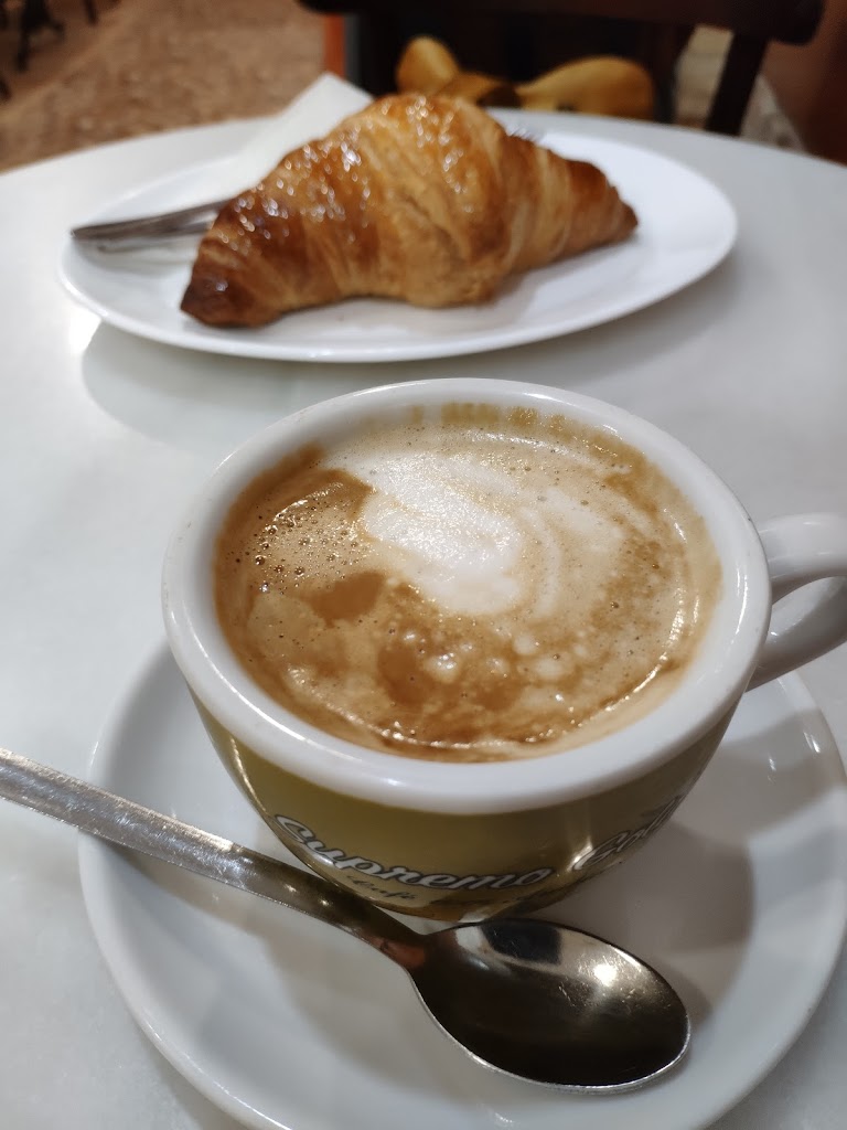 Cafes Valiente Cafeteria