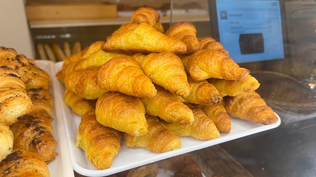 La Esperanza Panaderia Pasteleria — Comida y bebida
