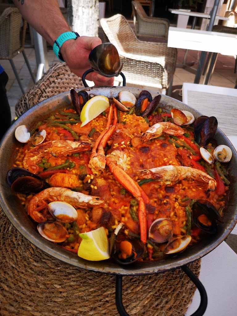 Restaurant IRU — Paella