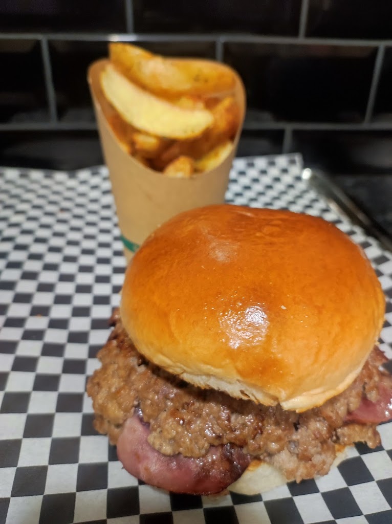 BRUTAL BEEF — Hamburguesa con queso
