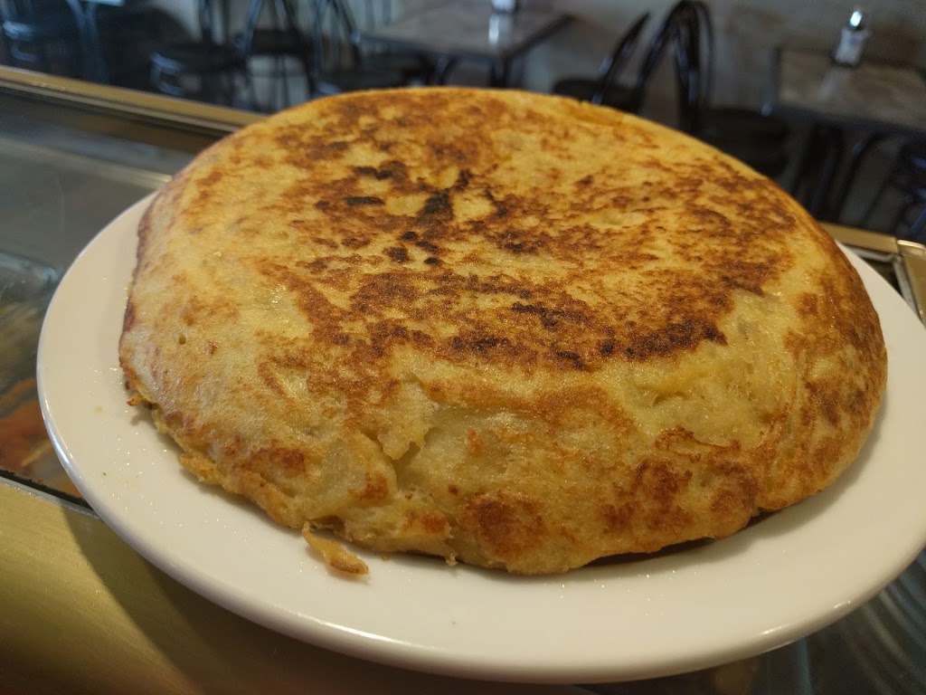 Bar Plaza Cafe, desde 1974 — Comida y bebida