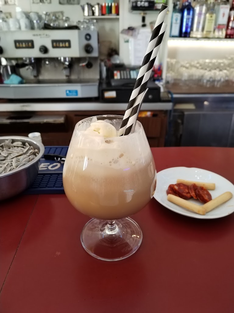 El dollar cafe bar Club motero el dollar — Comida y bebida