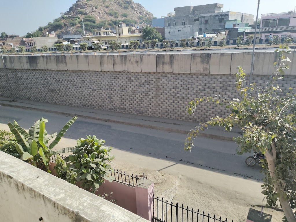 Hotel Shree Atut