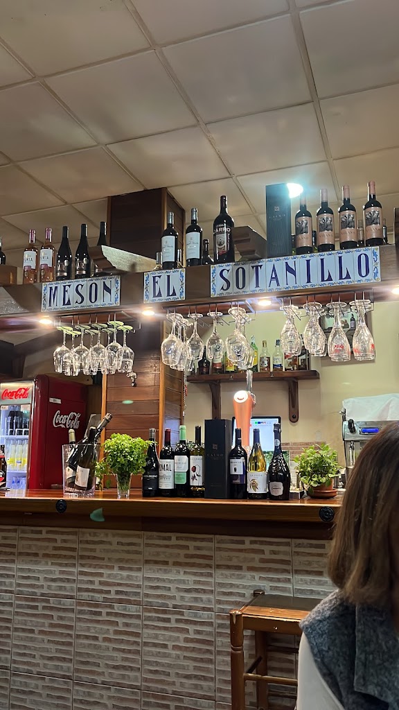 Meson El Sotanillo — Ambiente