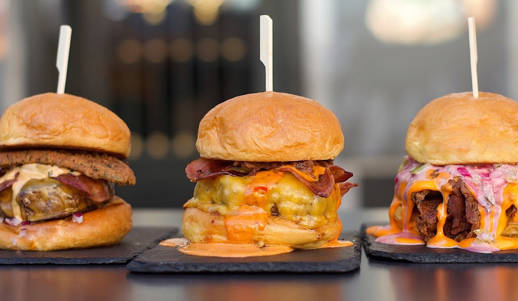 Briochef Burgers Alcala — Comida y bebida