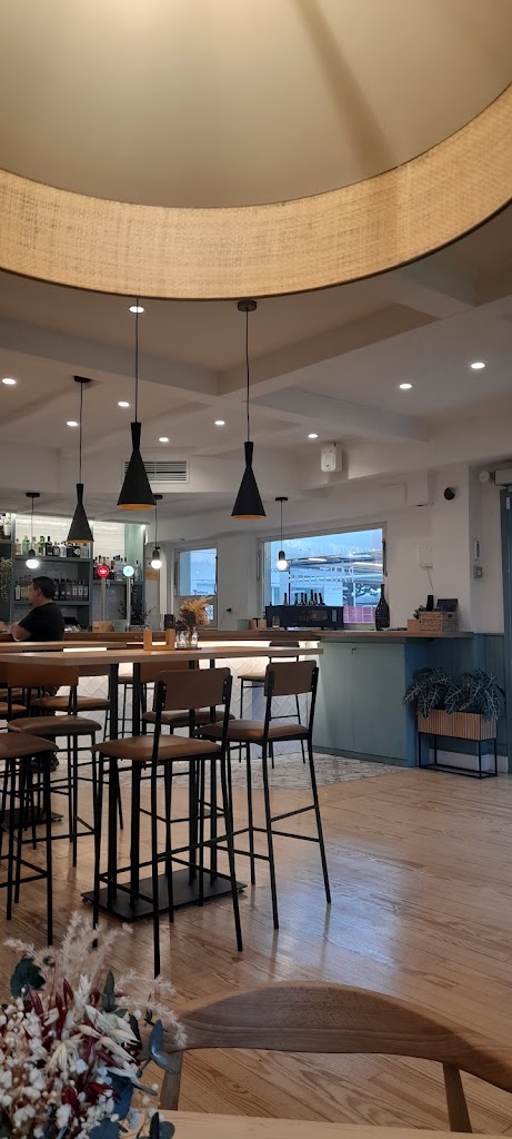 Pantostao Gastrobar Majadahonda — Ambiente