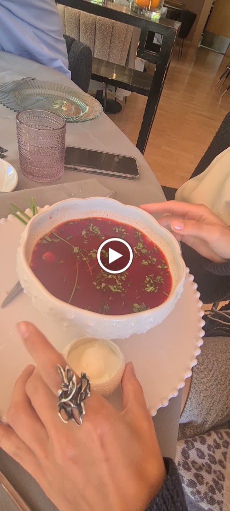 Restaurante LAUREL Lloret de Mar — Comida y bebida