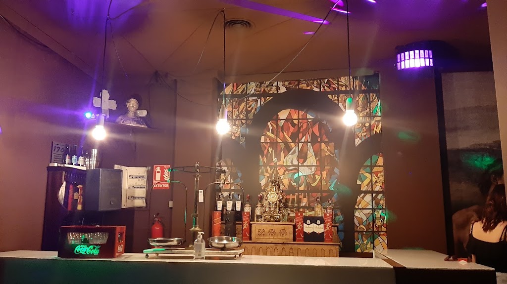 El Cono la Bernarda, pub, copas