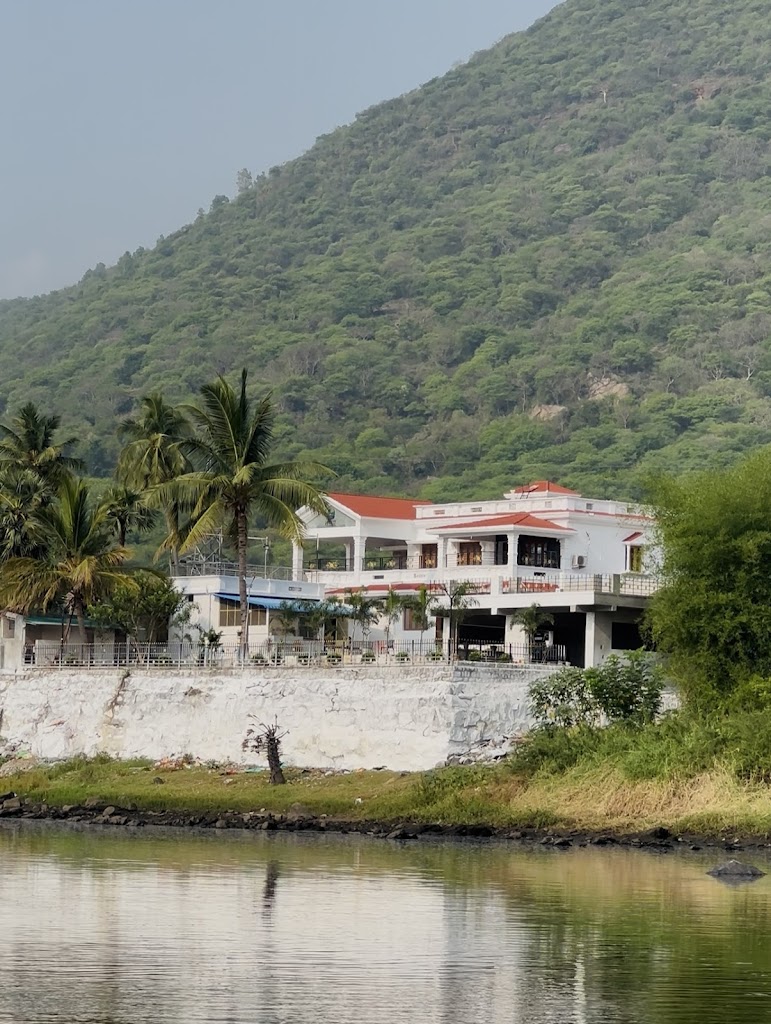 Heartson Riverview Resorts