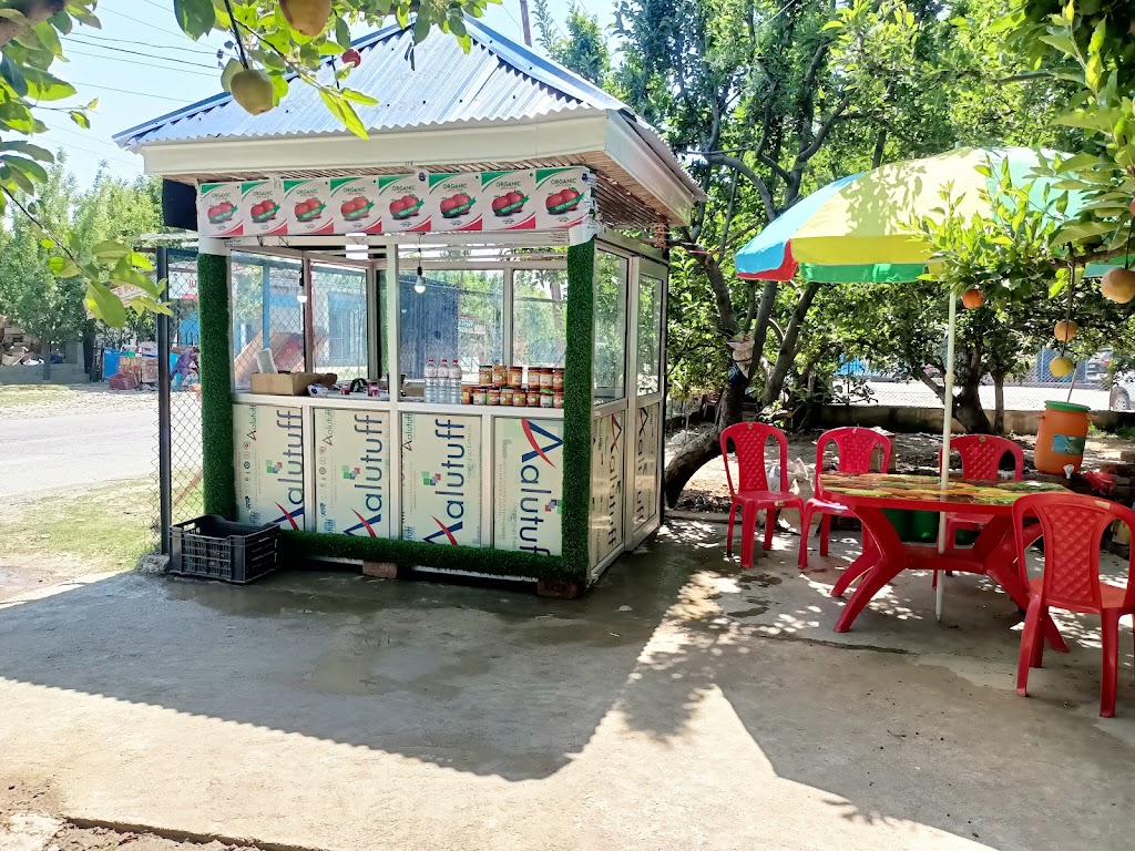 Fresh Squeez Apple And Juice Bar