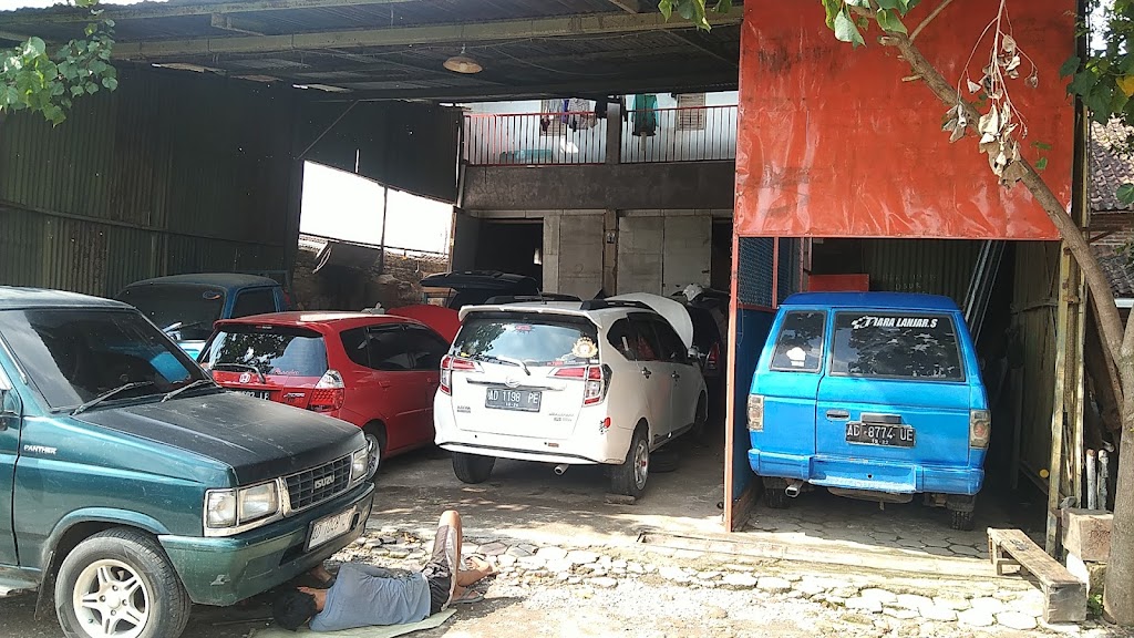 BENGKEL MOBIL LANJAR MULYA
