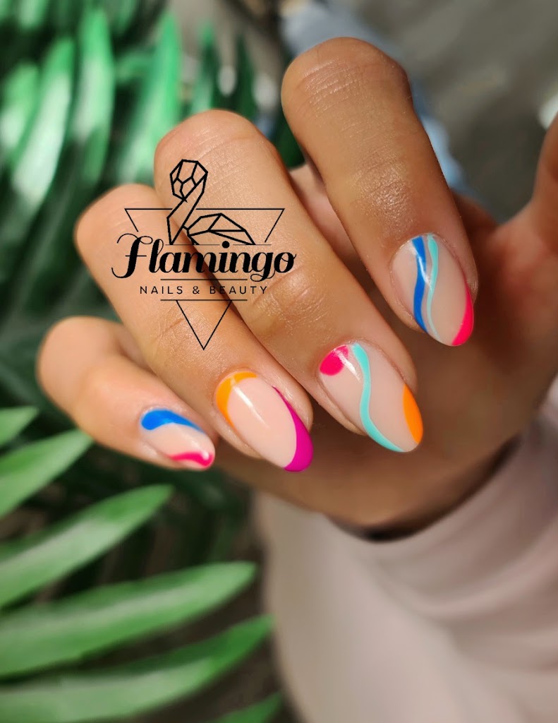 Flamingo Nails — Del propietario