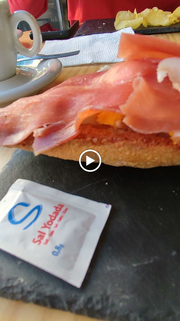Que Mes Cafeteria Burjassot — Videos