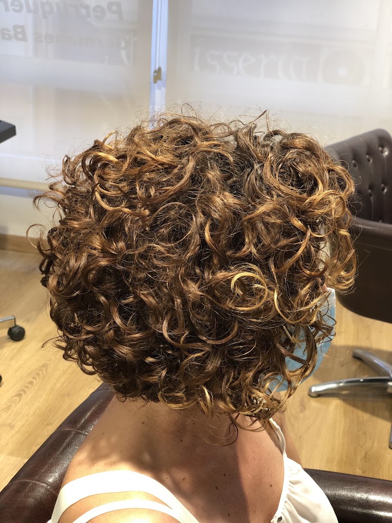Germanes Baila Peluqueria y estetica — Peinado