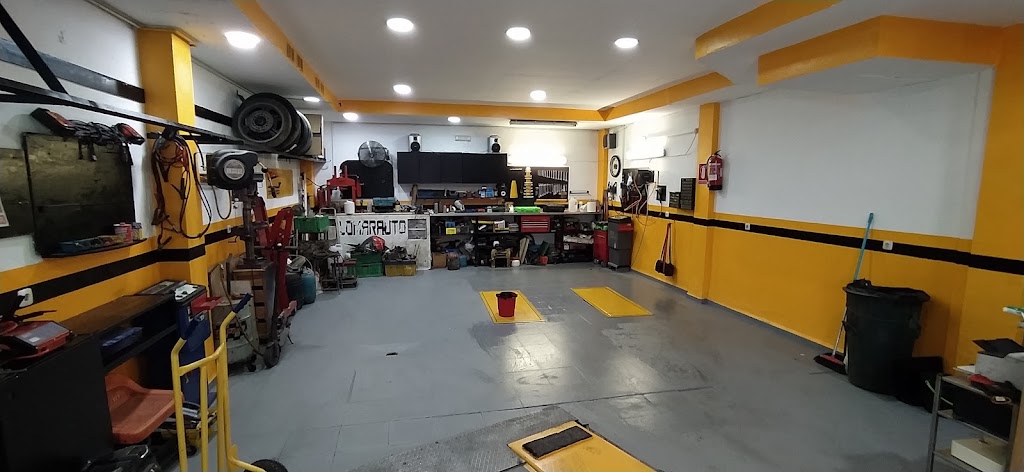 Lomarauto — Interior