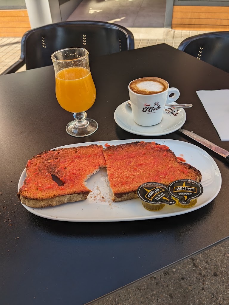 Cafeteria Las Huertas — Comida y bebida