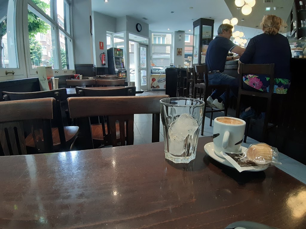 Cafe Glupp vinoteca — Cafe