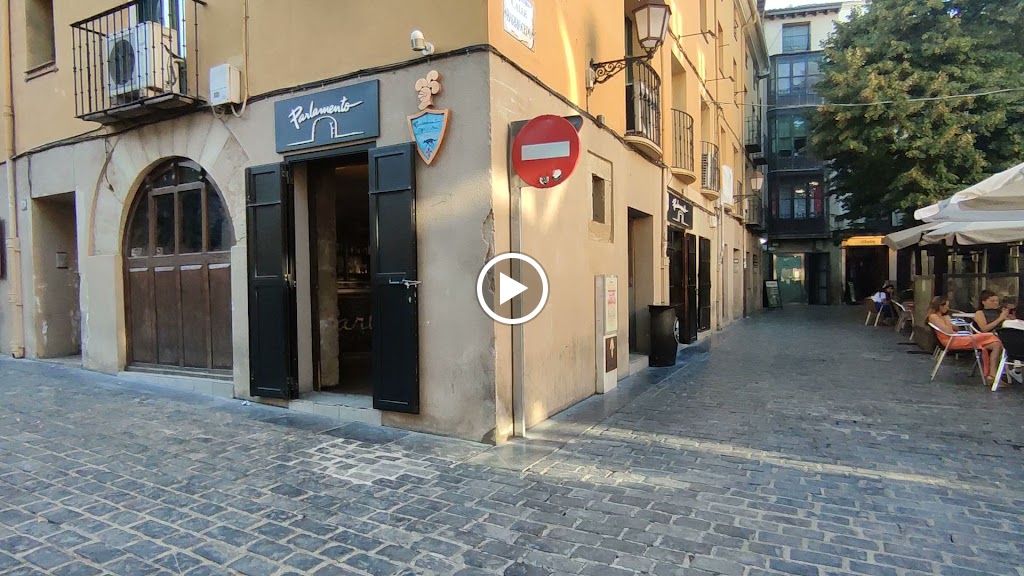 Bar El Parlamento — Videos