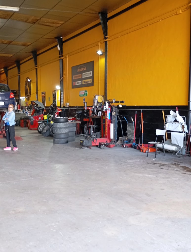 BestDrive Neumaticos La Ermita — Taller