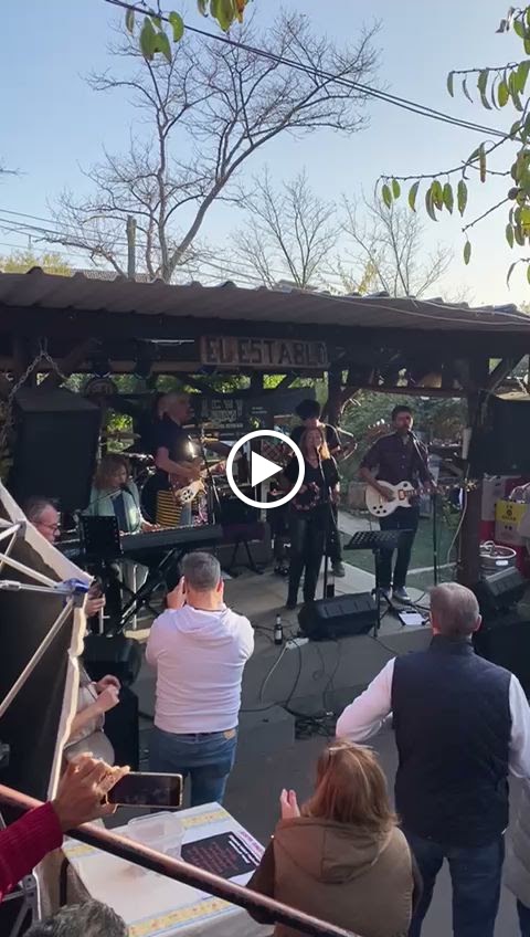El Establo — Videos