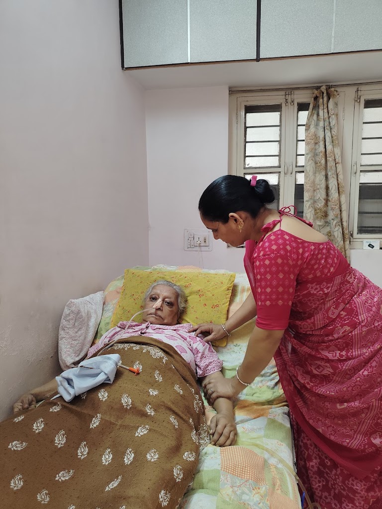 Dr. Careplus Best Home Health Care In Surat Nursing Care Near Me Caretaker In Surat Gujarat