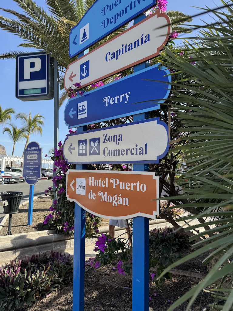 Aparcamiento del Puerto de Mogan. — Mas recientes