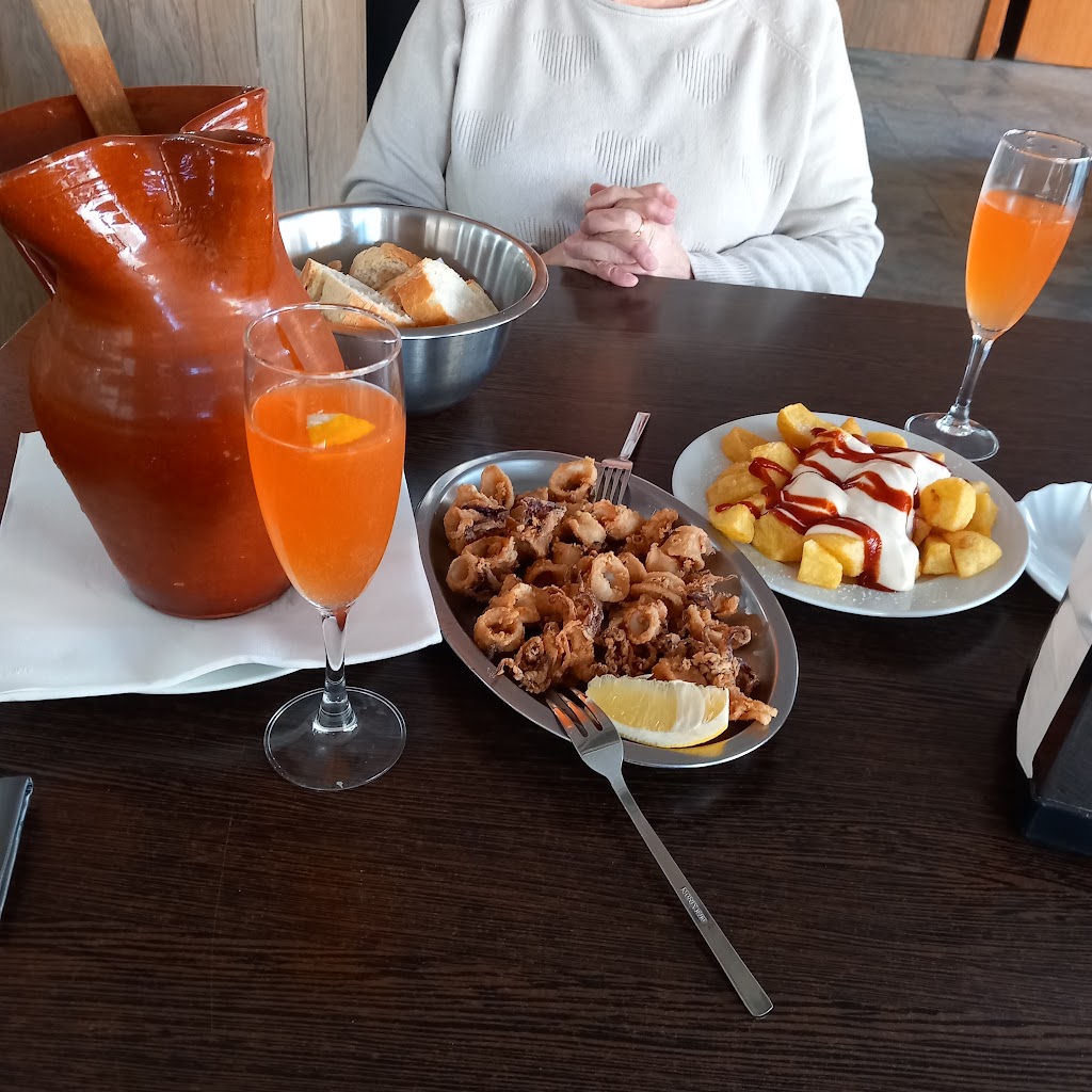 Can pages. Mar i Terra — Comida y bebida