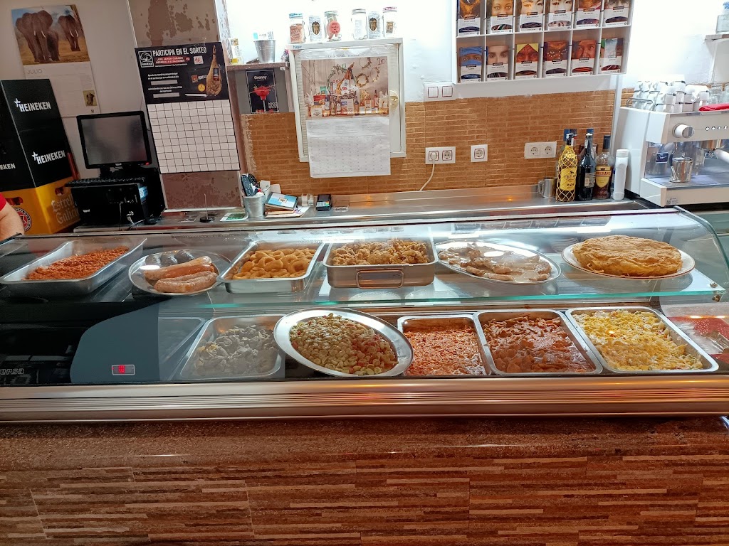 Pizzeria Les corts — Comida y bebida