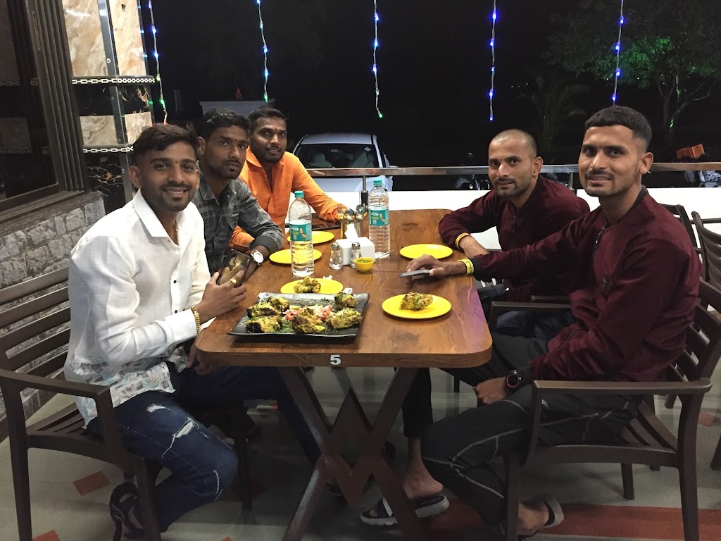 Hotel Mahadev Restaurant And Family Lodging