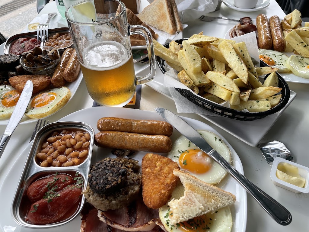 Colours Irish Bar — Comida y bebida